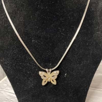 Sterling silver chain and pendant 