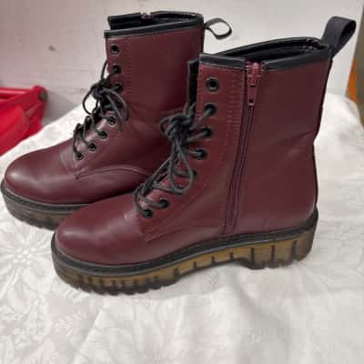 JONNIE  Women's  Size 6 Boots - Maroon colour 