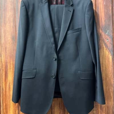 WOLF KANAT   Size M Navy Blue suit 