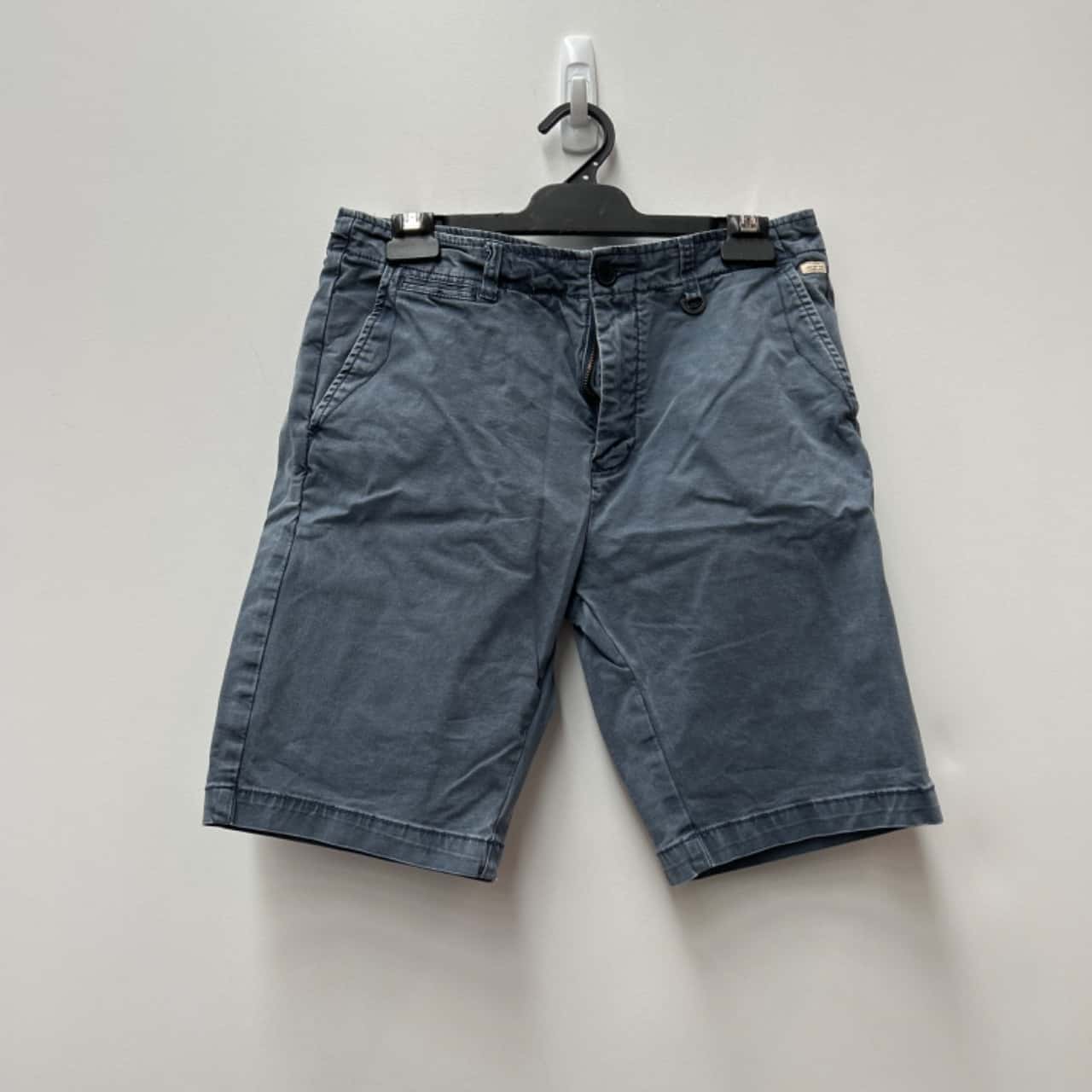 Industrie Mens Size 32 Navy Blue shorts