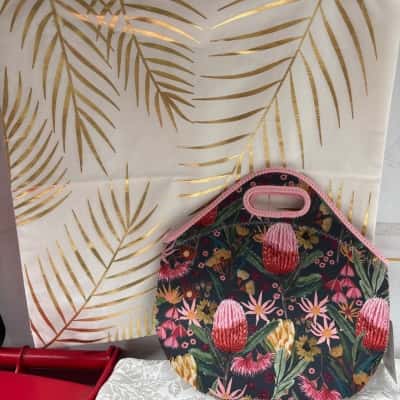 Flower lunch bag & x2 cushion covers 