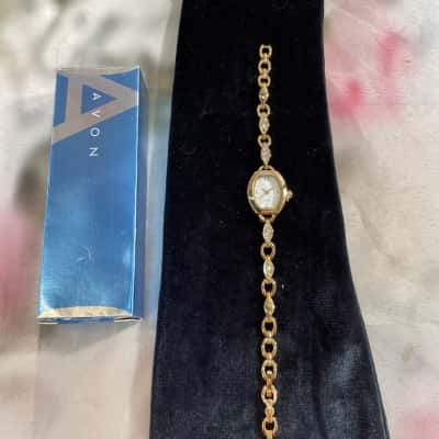 Avon’s Sparkling Crystal Bracelet Watch Gold Plated Stainless Steel. New in Box.