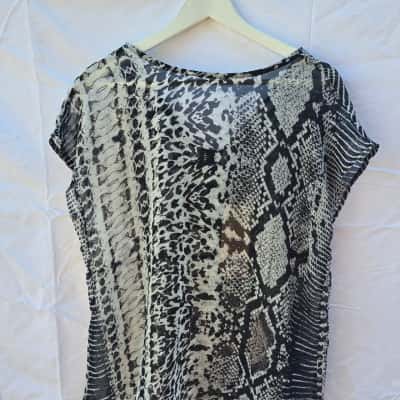 Liz Jordan Womens top Size 14 Animal print 