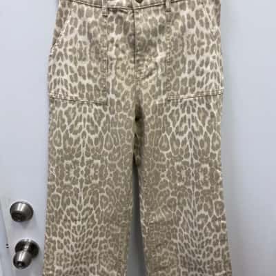 Adorne Womens  Size 10 Cropped Jeans Animal print 