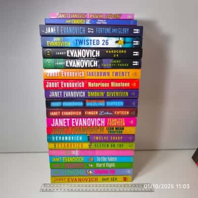 20x Janet Evanovich Books 