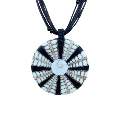  Vintage Womens Necklace with Shell Pendant 