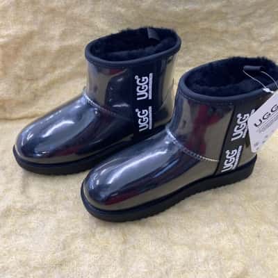 UGG Womens  Size 7 Boots Black  