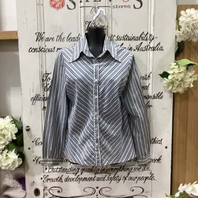 Sportscraft Brand! VINTAGE SPORTSCRAFT BUTTON UP SHIRT COLLAR SHIRT! Womens  Size 12 Button Up Top / Long Sleeve Shirt Blue / Pattern / Pinstriped / White 