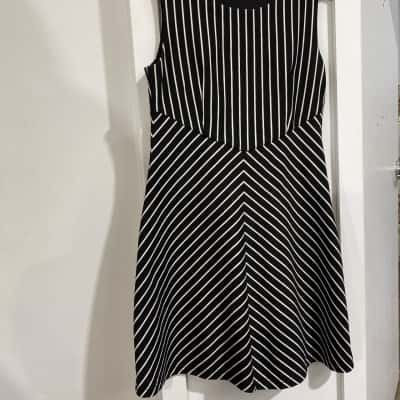 Review Womens  Size 12 Black  / White 