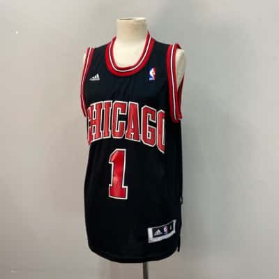 Adidas / NBA Mens Chicago Bulls #1 Rose- Size S Jersey Black  / Red 