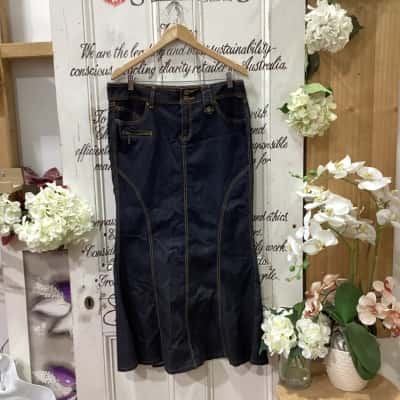 BIOUS BIOUS BRAND! Womens  Size 14 Maxi Skirt Blue! BEAUTIFUL MERMAID STYLE SKIRT! HAS ORANGE STITCHING DETAIL ALL THROUGHOUT! GREAT FOR DAY OR NIGHT! 