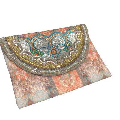 BNWOT  clutch  Multicoloured / Pattern 