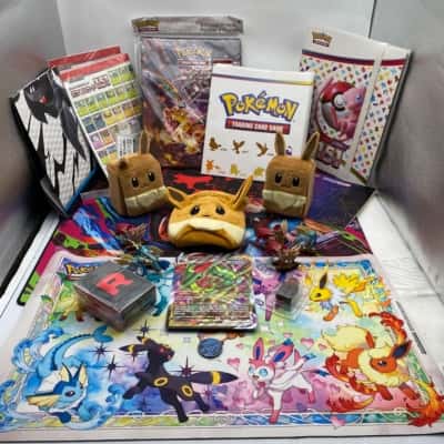 Large Pokémon lot of cards and accessories 
