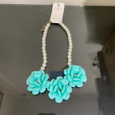 Flower Pearl Necklace