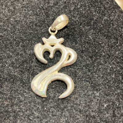  Womens Om Pendant Silver 925