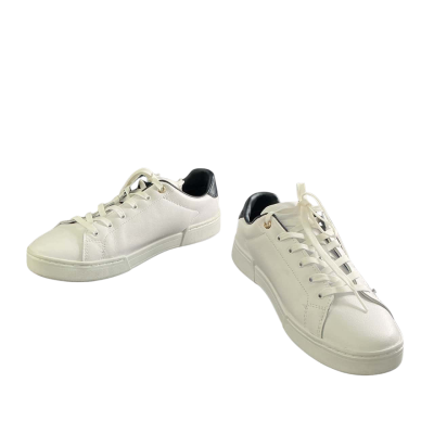 Tommy Hilfiger Womens  Size 38 Sneakers White- excellent pre loved condition 