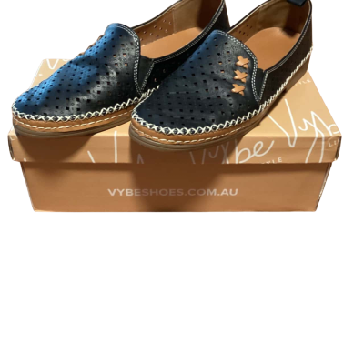 Vybe. BNWOT slip on shoes  Size 8 Black  