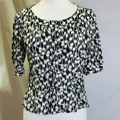 SPORTSCRAFT Size 10 Pure Silk Short Sleeve Top Black  