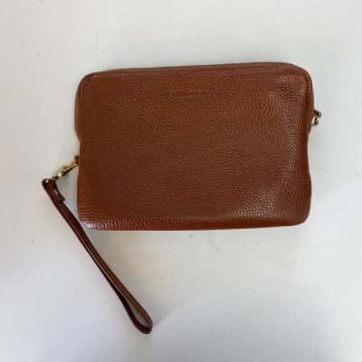 Smith & Canova Power Purse Genuine Leather Zip-Around Clutch Wallet Featuring Built-in 4200mAh Power Bank 