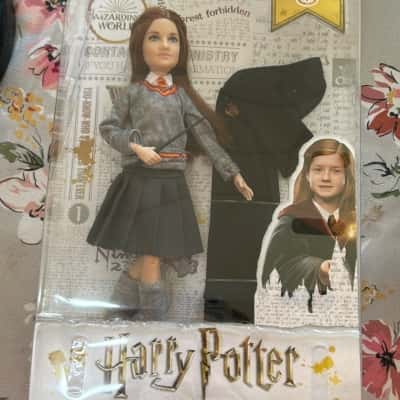 Brand New Mattel Harry Potter Ginny Weasley Doll (B22) 