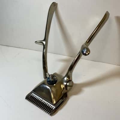 Vintage manual hair clipper