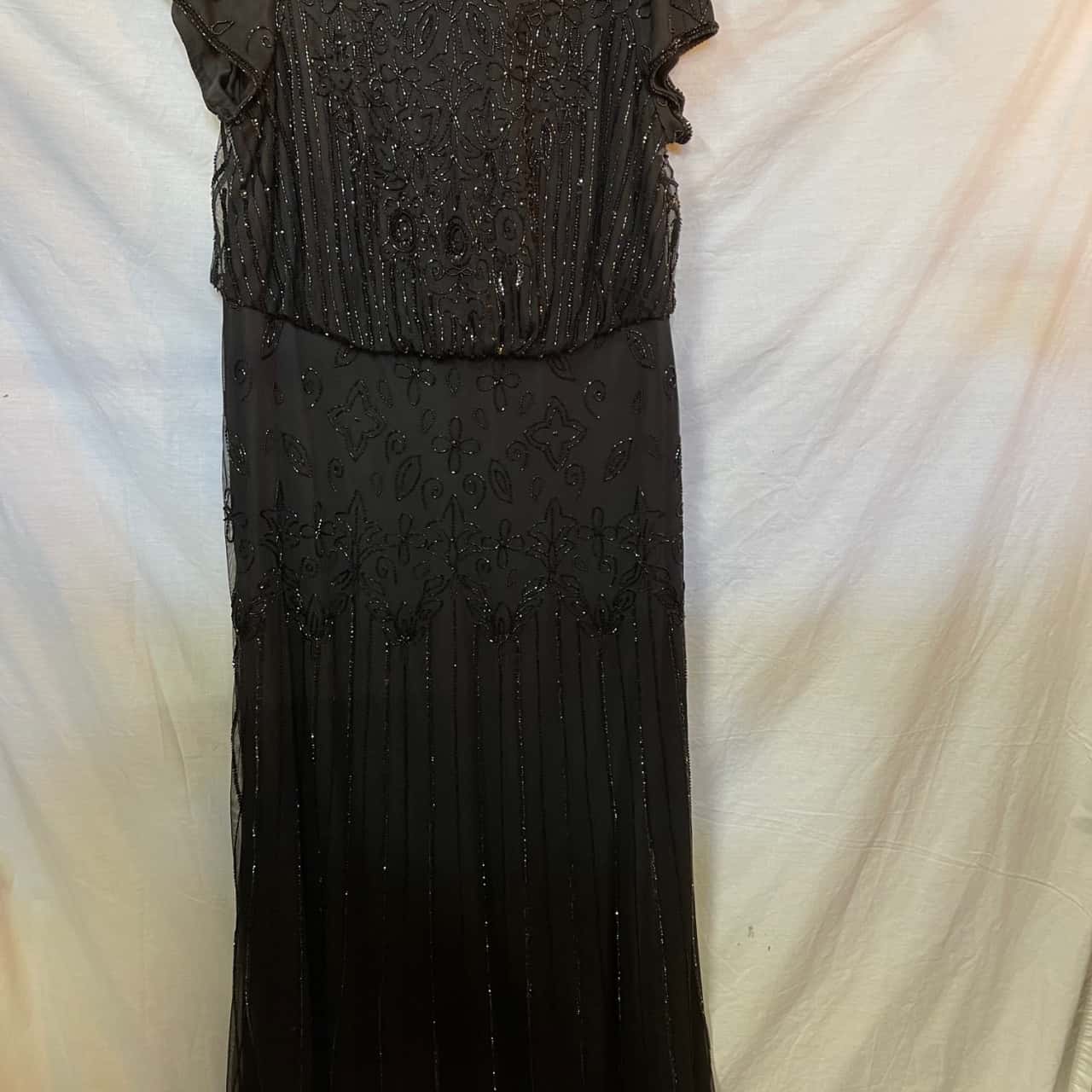 short black dress with sleeves Size:Choose your size here Web Collection: Bodycon 15 Trendy Birthday Outfits