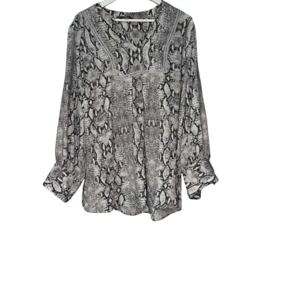 Belle Curve Womens blouse shirt -Size 22 +