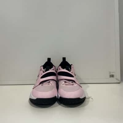 Nike girls team hustle d kids basketball shoes 