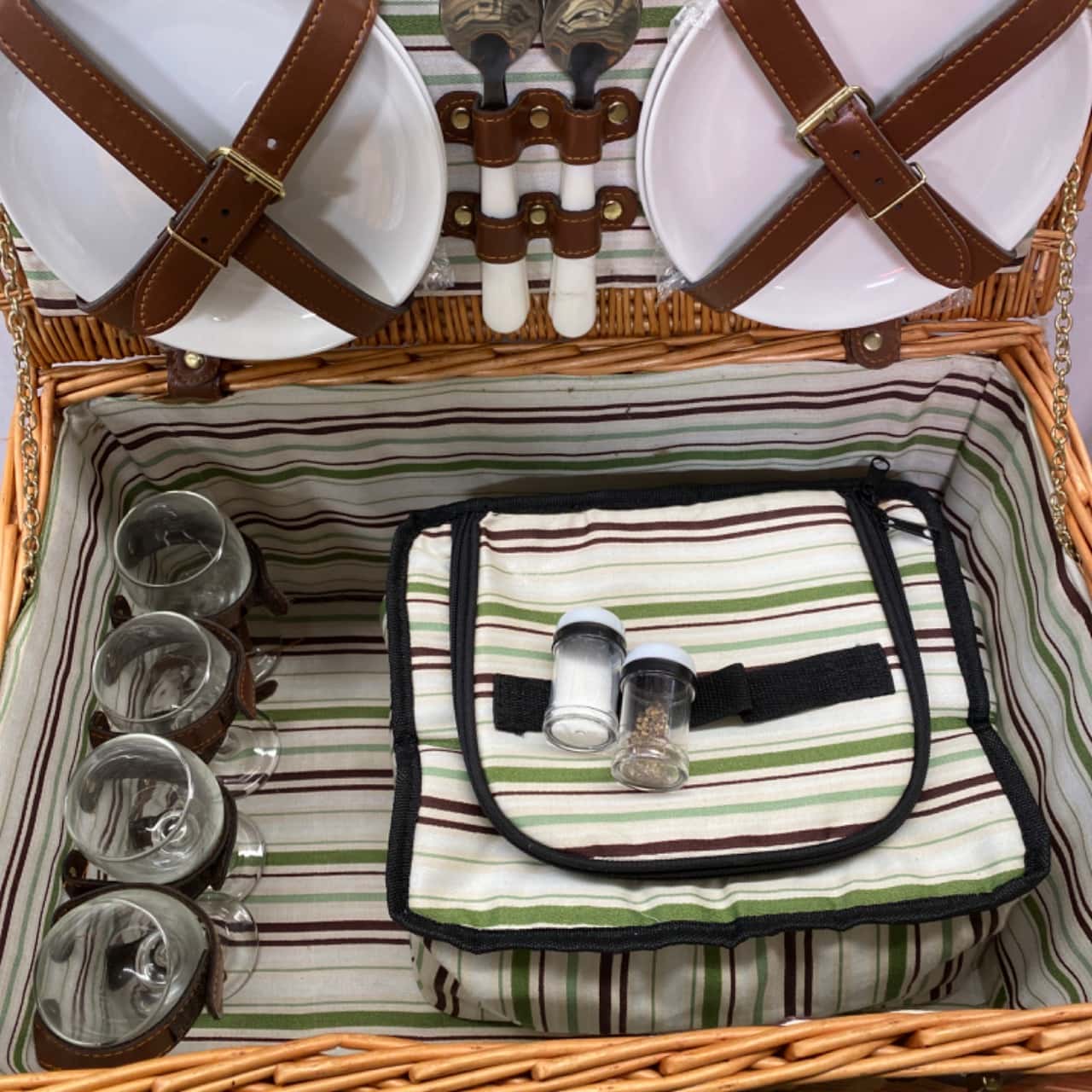 *Clearance SALE* Somerset 4 Person Picnic Set with Basket [PICK UP ONLY]