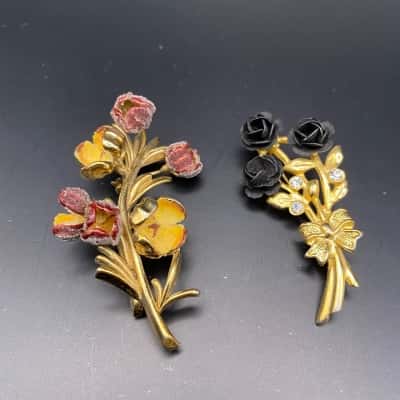  Elegant Vintage Black Rose Flower Brooch with Rhinestone Sparkle • Gold Tone and Black  Rose Pin  