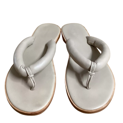 Witchery thongs  Size 39 Beige 