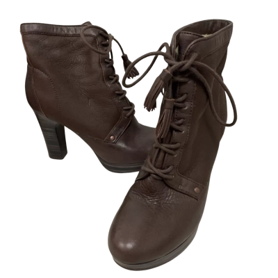 UGG Womens  Size 7 Heeled Boots Brown 