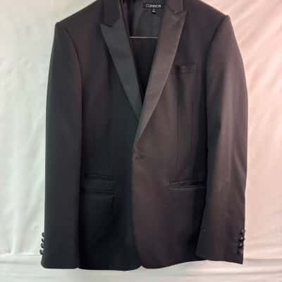 Connor Mens  3 piece suit size in desc.