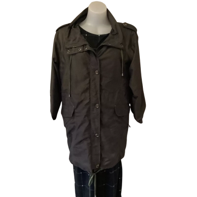 Feathers.  Lightweight Rain Jacket.   Dark Green.   Size M 