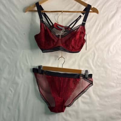Elle Macpherson Body Womens  Size 14C / 36C / L Bra / Underwear Red 