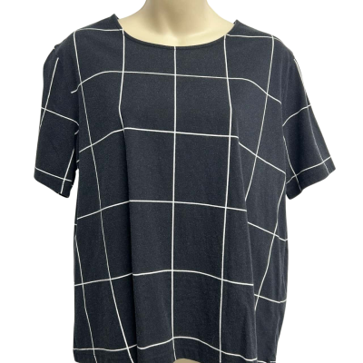 ELK Womens Size 8 Black & White T-Shirt