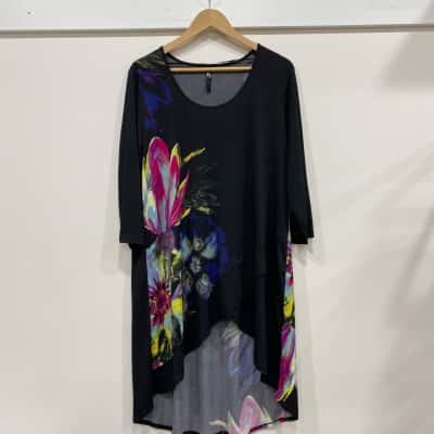 Taking Shape Womens  Size S 3/4 Sleeve Top Black  / Floral 