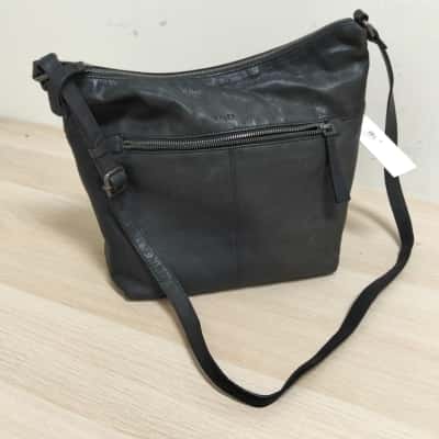  Evity Womens Black Leather Bag NWT