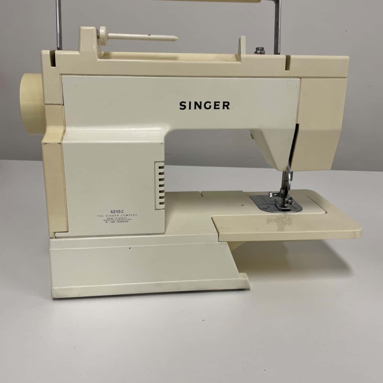 Vintage Singer 6215C Sewing Machine with Foot Pedal, Good Working