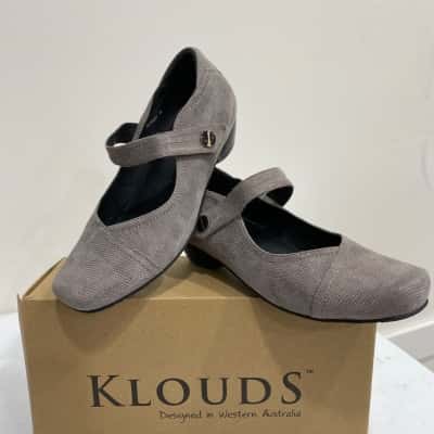 Klouds Womens  Size 39 Grey 