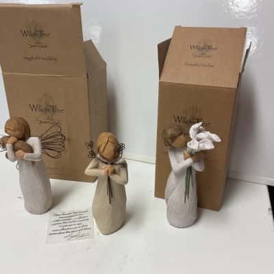 Set of 3 willow tree figurines