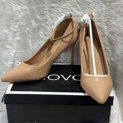 Novo Women's Size 10 Heels