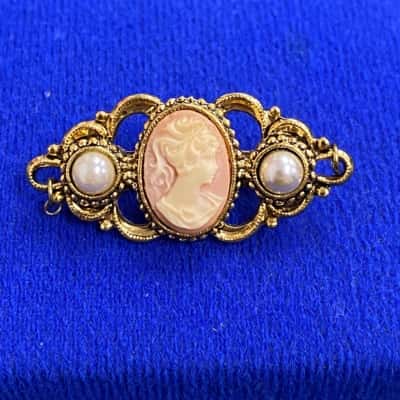  Womens Cameo Brooch with Faux Pearl Accents  