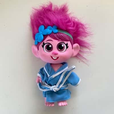 Dreamworks Trolls World Poppy Pink Doll