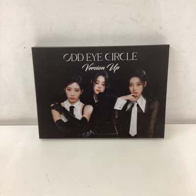 Odd Eye Circle - Version Up CD, Book, Poster, Stickers