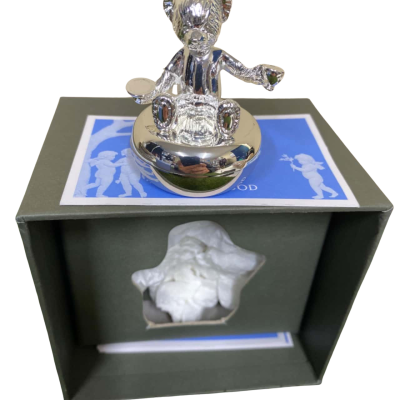 Wedgwood London bear tooth box silver plated- gift idea collectable