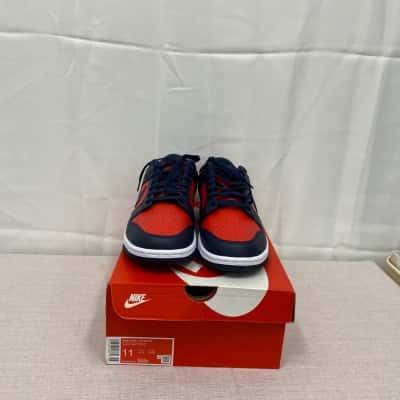 Nike Men’s Size 10 Navy Blue / Red Shoes 