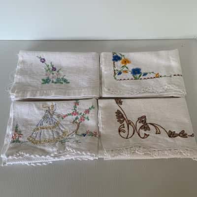 Vintage Hand Embroidered Guest Hand Towels - Lot of 4