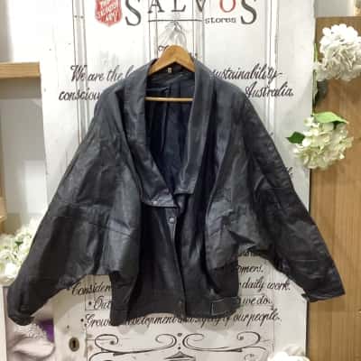 UNIQUE VINTAGE FIND! NOSTALGIC BATWING 100% LEATHER JACKET! Womens  Size XL Leather Jacket / Winter Coat / Winter Jacket Black  