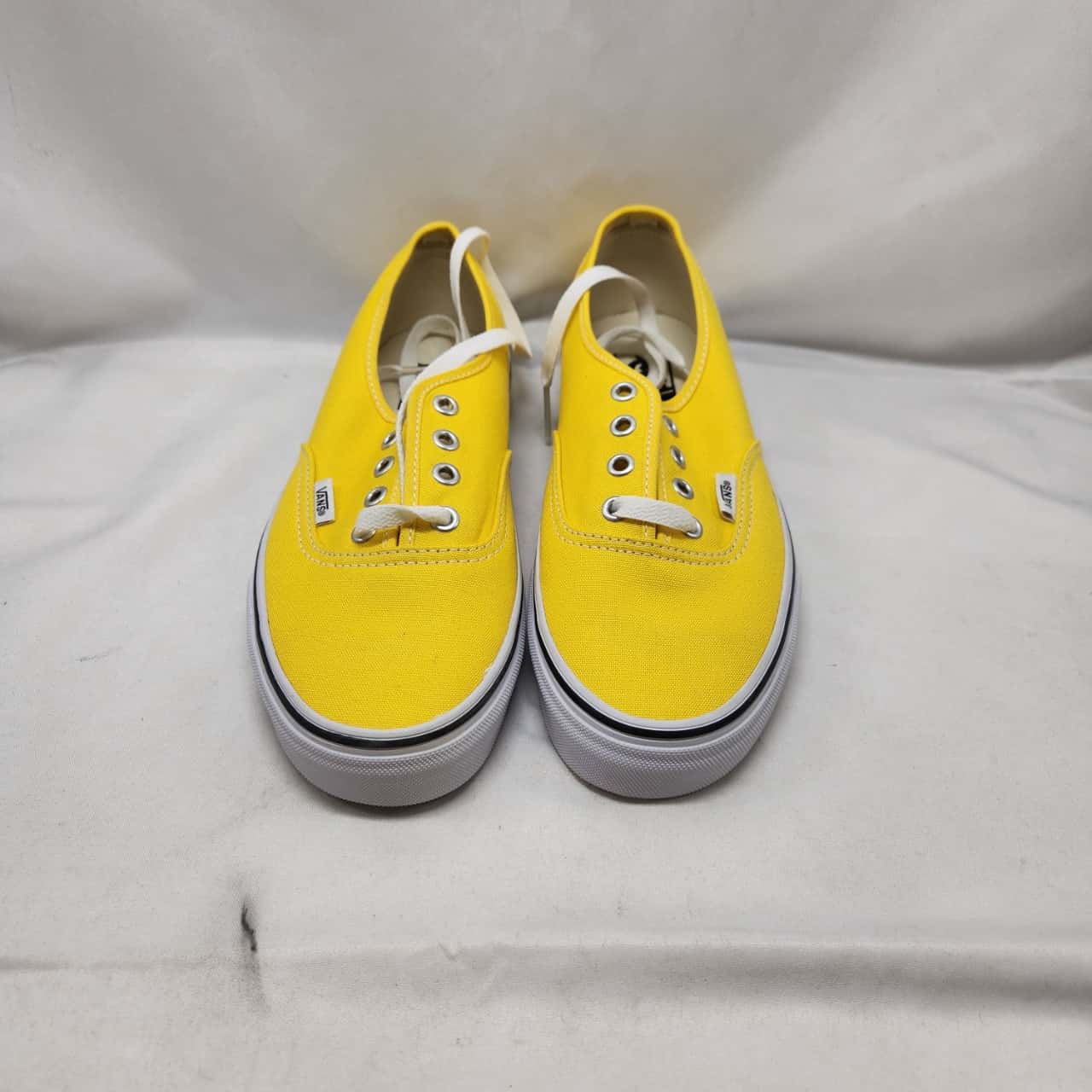 Converse Unisex Size Women 6 / Men 7.5 Yellow/ White